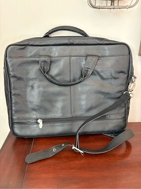 McKlein USA Black Pebble Leather Laptop Bag #10T-0589054 Numerous Compartments